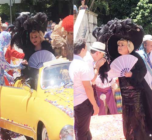 Sua personagem Sissy Diamond sendo recebida pelo Prefeito do Rio de Janeiro, Eduardo Paes, após sua chegada ao baile (Divulgação)