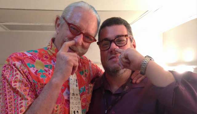 Com Patch Adams (Foto: Reprodução/Facebook) 