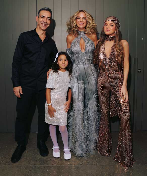 Ticiane Pinheiro, César Tralli, Rafaella Justus e Manuella (Foto: @conradis)