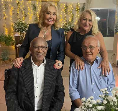 Lucy Fernandes e irmã