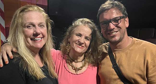 A autora Regiana Antonini, Luzimar Trottmann e o diretor Bruno Seixas (Divulgação)