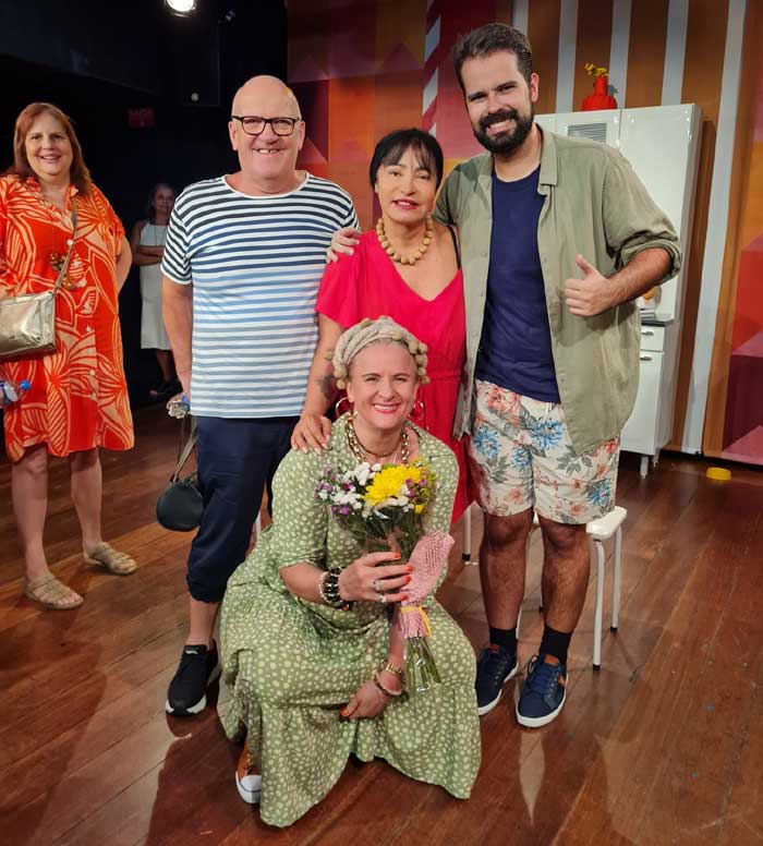 Maria Fernanda Gurgel, Gudmund Fjortoft, Jussara Calmon, o ator da peça Gabriel Sardinha e Luzimar Trottmann (Divulgação)