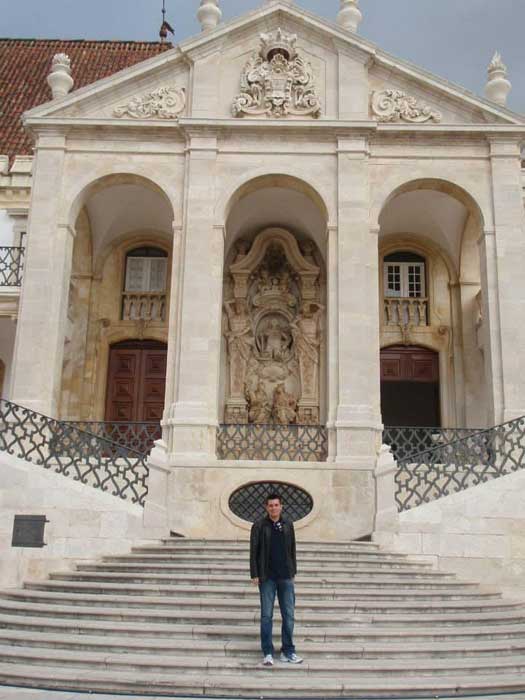 Na renomada universidade de Coimbra - Diogo Zimmermann em Portugal (Foto: Acervo Pessoal)
