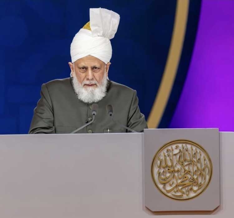 Líder supremo é Hazrat Mirza Masroor Ahmad, ele é quinto sucessor do Mirza Ghulam Ahmad, Messias Prometido e Fundador da Comunidade Muçulmana Ahmadia (Reprodução/Instagram)