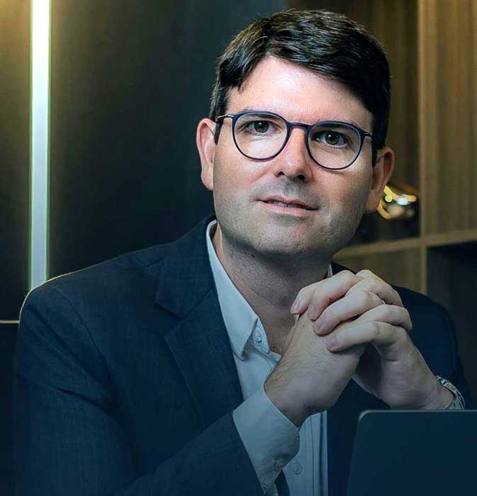 Dr. Eduardo Miranda - Urologista