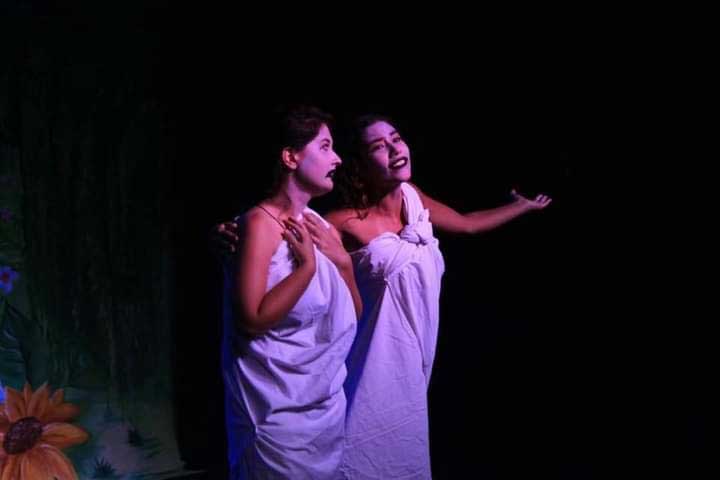 Helen Iris no Teatro (Divulgação)