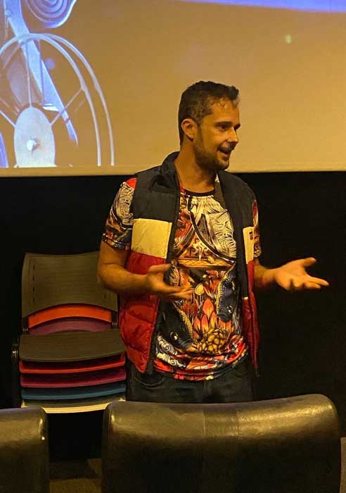 Angelo Santoro dirige "Pharmakon – O Jogo" (Divulgação)