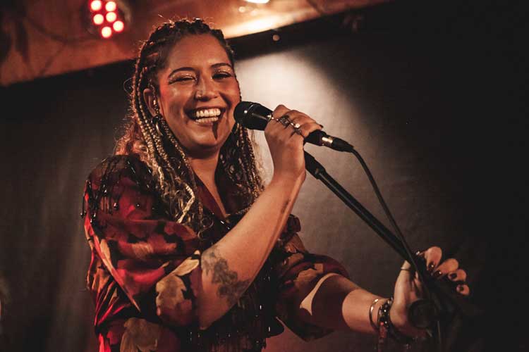 Amanda Mendonça e outras atrações no Carmelito - Bar e Restaurante apresenta 'Cordas e Barbantes - Uma Exposição de Som e Imagem' (Divulgação)