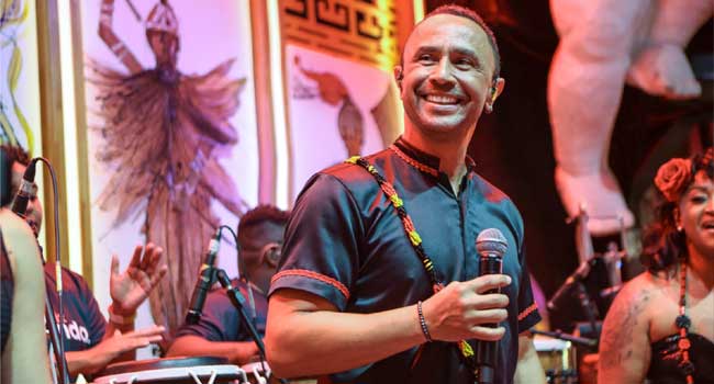 Cantor Sandro Luiz celebra 10 anos de carreira (Divulgação) 