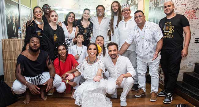 ODARA e equipe (Divulgação)