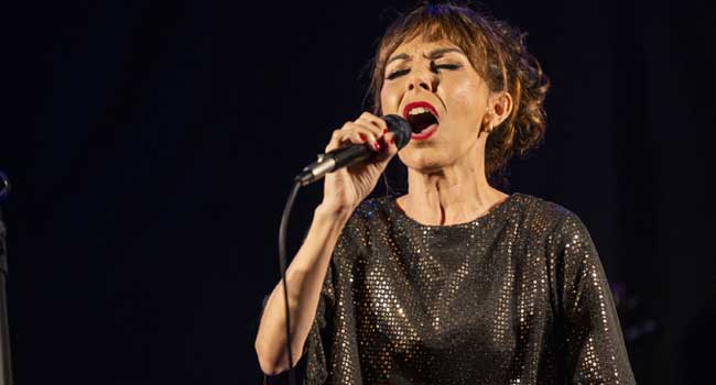 Theresa da Costa canta Elton John em Elton Por Mim (Foto: Maurico Maia)