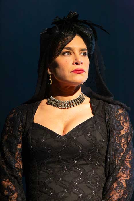 Priscila Fantin em 'As Amantes de George Washington' (Foto Moisés Pazianotto)