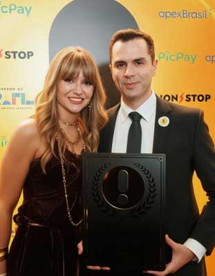 Dr. Fernando Lemos e a esposa, especialista em Direito Médico, Francine Schmidt Lemos (Reprodução/Instagram)